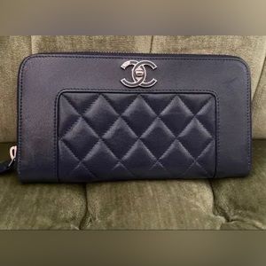 Chanel navy wallet